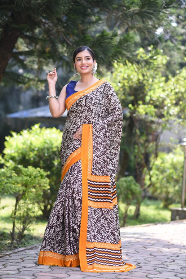 Outdoor Saree Shoot OCTL5025 - Image 14